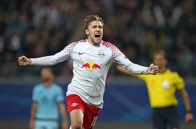 17 10 2017 Football UEFA Champions League 2017 2018 Group stage 3 Matchday RB Leipzig FC Porto in the Red Bull Arena Leipzig cheering Scorer Emil Forsberg RB Leipzig to goal to 2 1
