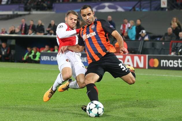 Bart Nieuwkoop of Feyenoord, Ismaily of FC Shakhtar Donetsk during the UEFA Champions League group F match between Feyenoord Rotterdam and Shakhtar Donetsk at the Kuip on October 17, 2017 in Rotterdam, The Netherlands UEFA Champions League 2017 2018 xVIxVIxImagesx xTomxBodexMultimediaxIVx 9040593