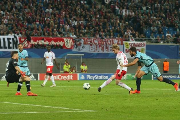 17 10 2017 xkvx Football Champions League RB Leipzig FC Porto emspor v l Goal Scored goal to 2 1 through Emil Forsberg RB Leipzig Leipzig
