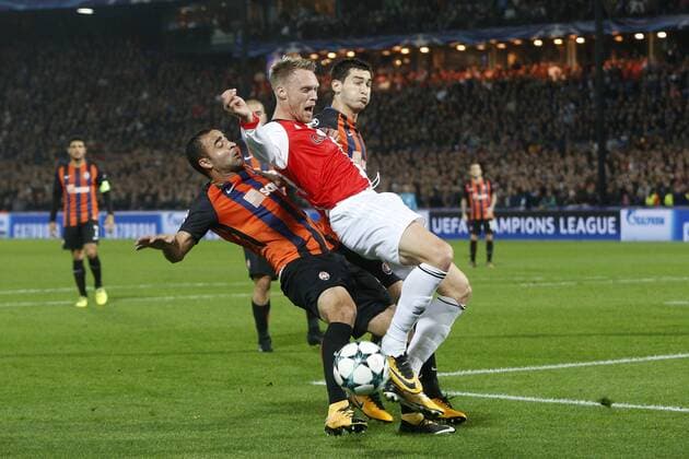 (L-R), Isamily of FC Shakhtar Donesk, Nicolai Jorgensen of Feyenoord, Ivan Ordets of FC Shakhtar Donesk during the UEFA Champions League group F match between Feyenoord Rotterdam and Shakhtar Donetsk at the Kuip on October 17, 2017 in Rotterdam, The Netherlands UEFA Champions League 2017 2018 xVIxVIxImagesx xJeroenxPutmansxIVx 9040743