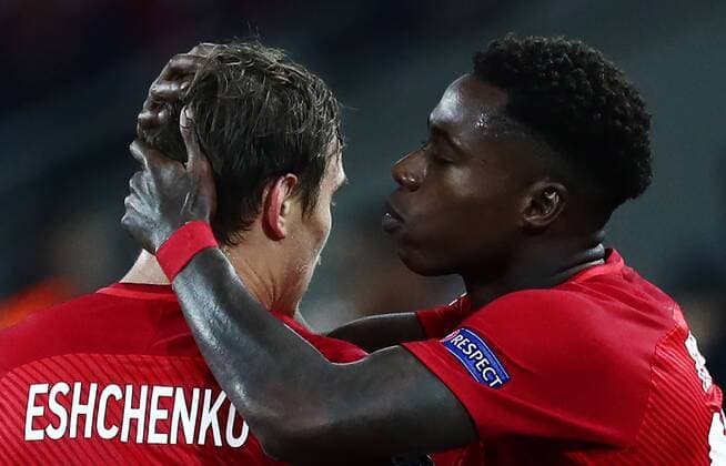 Bilder des Tages - SPORT MOSCOW, RUSSIA - OCTOBER 17, 2017: Spartak Moscow s Andrei Yeshchenko (L) and Quincy Promes celebrate scoring in the 2017 18 UEFA Champions League Group E Round 3 football match against FC Sevilla at Otkrytiye Arena Stadium. Stanislav Krasilnikov TASS  TS0650B5