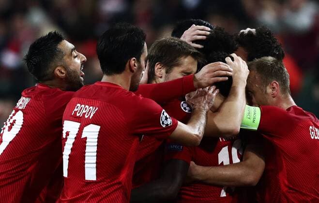 MOSCOW, RUSSIA - OCTOBER 17, 2017: Spartak Moscow s players celebrate scoring in the 2017 18 UEFA Champions League Group E Round 3 football match against FC Sevilla at Otkrytiye Arena Stadium. Stanislav Krasilnikov TASS  TS0650B8