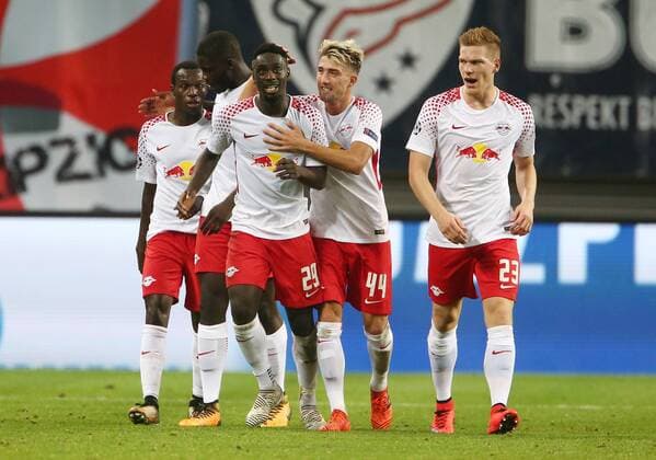 Jean Kevin Augustin 3 1 Naby Deco Keita Kevin Kampl Marcel Halstenberg happiness Emotion jubilant cheering After 3 1 Sports Football Football UEFA CL Champions League men Season 2017 2018 17 10 2017 RB Leipzig RBL vs FC Porto