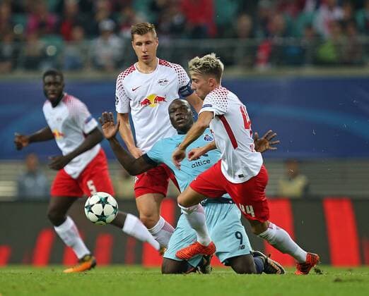 17 10 2017 Football UEFA Champions League 2017 2018 Group stage 3 Matchday RB Leipzig FC Porto in the Red Bull Arena Leipzig v l Willi Orban RB Leipzig against Vincent Aboubakar FC Porto and Kevin Kampl RB Leipzig