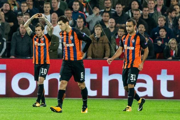 ROTTERDAM - Feyenoord - FC Shakhtar Donetsk , Voetbal , Seizoen 2017 2018 , Champions League , Feijenoord stadion de Kuip , 17-10-2017 , Shakhtar Donetsk speler Bernard (l) scoort de 1-1 en viert dit Feyenoord - Shakhtar  x1763826x