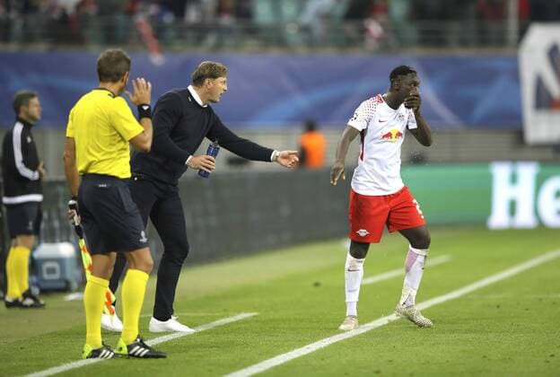 Photo goal celebration Leipzig the 3 goal through Jean Kevin Augustin left congratulated team manager Hasenhüttl Football UEFA Champions League at Tue 17 10 2017 Group game RB Leipzig FC Porto