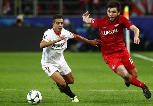 MOSCOW, RUSSIA - OCTOBER 17, 2017: FC Sevilla s Wissam Ben Yedder (L) and Spartak Moscow s Georgy Dzhikiya fight for the ball in their 2017 18 UEFA Champions League Group E Round 3 football match at Otkrytiye Arena Stadium. Stanislav Krasilnikov TASS  TS0650BD