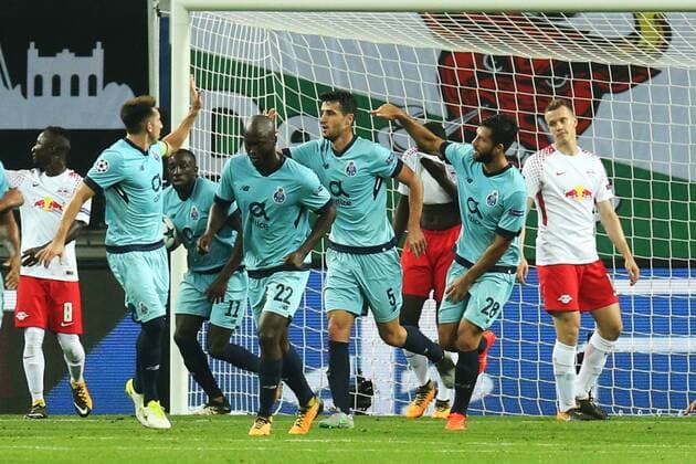 17 10 2017 xkvx Football Champions League RB Leipzig FC Porto emspor v l goal celebration Goal Celebration Celebrate The Goal to 3 2 through Marcano FC Porto with the Team with The team Leipzig