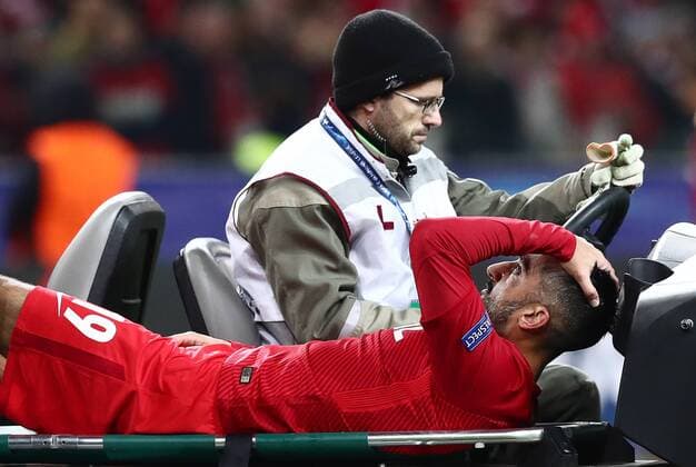 Bilder des Tages - SPORT MOSCOW, RUSSIA - OCTOBER 17, 2017: Spartak Moscow s Alexander Samedov (front) injured in the 2017 18 UEFA Champions League Group E Round 3 football match against FC Sevilla at Otkrytiye Arena Stadium. Stanislav Krasilnikov TASS  TS0650C0