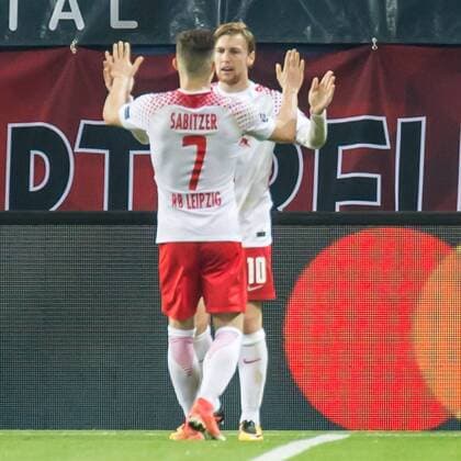 cheering Celebration at Leipzig above the goal to 2 1 through Emil Forsberg RB Leipzig 10 goal Goal Goals Action shot cheering Celebration Football UEFA Champions League RB Leipzig FC Porto xprx