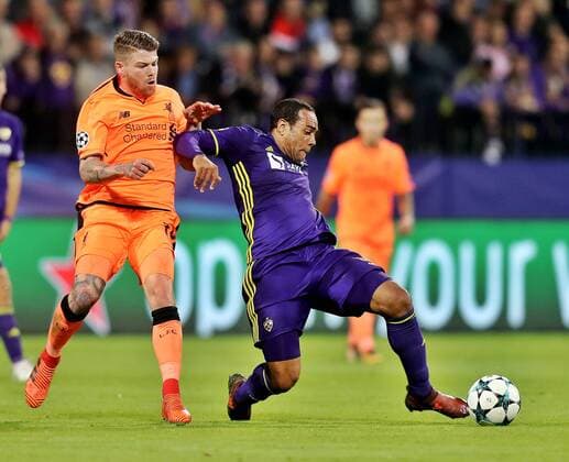 SOCCER - CL, Maribor vs Liverpool MARIBOR,SLOVENIA,17.OCT.17 - SOCCER - UEFA Champions League, group stage, NK Maribor vs Liverpool FC. Image shows Alberto Moreno (Liverpool) and Marcos Tavares (Maribor). GEPAxpictures xM.xOberlaender
