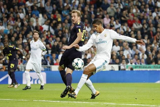 (L-R) Harry Kane of Tottenham Hotspur FC, Raphael Varane of Real Madrid 0-1 during the UEFA Champions League group H match between Real Madrid and Tottenham Hotspur on October 17, 2017 at the Santiago Bernabeu stadium in Madrid, Spain. UEFA Champions League 2017 2018 xVIxVIxImagesx xMauricexvanxSteenxIVx 9041402