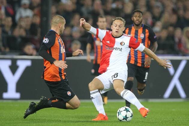 Yaroslav Rakitskiy of FC Shakhtar Donetsk, Jens Toornstra of Feyenoord during the UEFA Champions League group F match between Feyenoord Rotterdam and Shakhtar Donetsk at the Kuip on October 17, 2017 in Rotterdam, The Netherlands UEFA Champions League 2017 2018 xVIxVIxImagesx xTomxBodexMultimediaxIVx 9041551