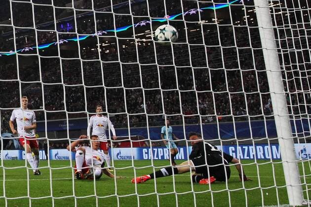 17 10 2017 xkvx Football Champions League RB Leipzig FC Porto emspor v l Goal Scored goal to 1 0 through Willi Orban RB Leipzig Leipzig
