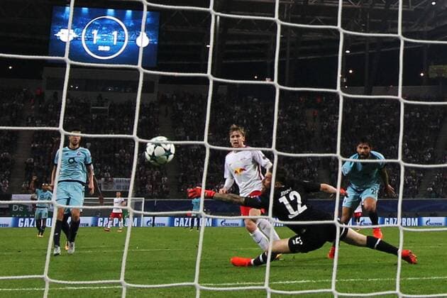 17 10 2017 xkvx Football Champions League RB Leipzig FC Porto emspor v l Goal Scored goal to 2 1 through Emil Forsberg RB Leipzig Leipzig