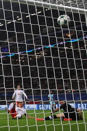17 10 2017 xkvx Football Champions League RB Leipzig FC Porto emspor v l Goal Scored goal to 1 0 through Willi Orban RB Leipzig Leipzig