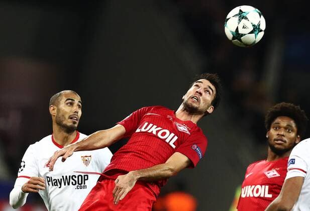 MOSCOW, RUSSIA - OCTOBER 17, 2017: FC Sevilla s Guido Pizarro and Spartak Moscow s Ivelin Popov, Luiz Adriano in their 2017 18 UEFA Champions League Group E Round 3 football match at Otkrytiye Arena Stadium. Stanislav Krasilnikov TASS  TS0650C6