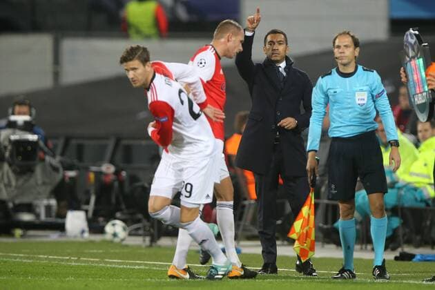 Michiel Kramer of Feyenoord, Sven van Beek of Feyenoord, coach Giovanni van Bronckhorst during the UEFA Champions League group F match between Feyenoord Rotterdam and Shakhtar Donetsk at the Kuip on October 17, 2017 in Rotterdam, The Netherlands UEFA Champions League 2017 2018 xVIxVIxImagesx xTomxBodexMultimediaxIVx 9041769
