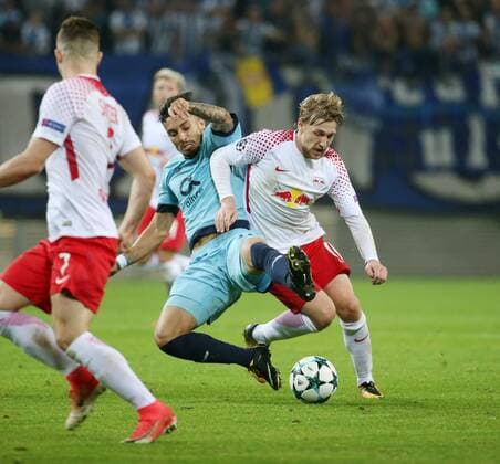 RB Leipzig Porto Football Champions League Leipzig 17 10 2017 Red Bull Arena Football UEFA Champions League Group G 3 Matchday RB Leipzig DEU vs FC Porto PRT in Picture v l Alex Telles 13 Porto and Emil Forsberg 10 RB Leipzig