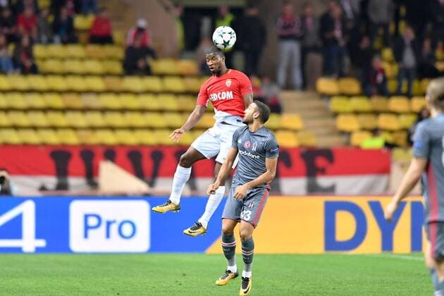 23 Cenk Tosun bes 38 ALMAMY TOURE mon FOOTBALL Monaco vs Besiktas Ligue des Champions 17 10 2017 FEP Panoramic 