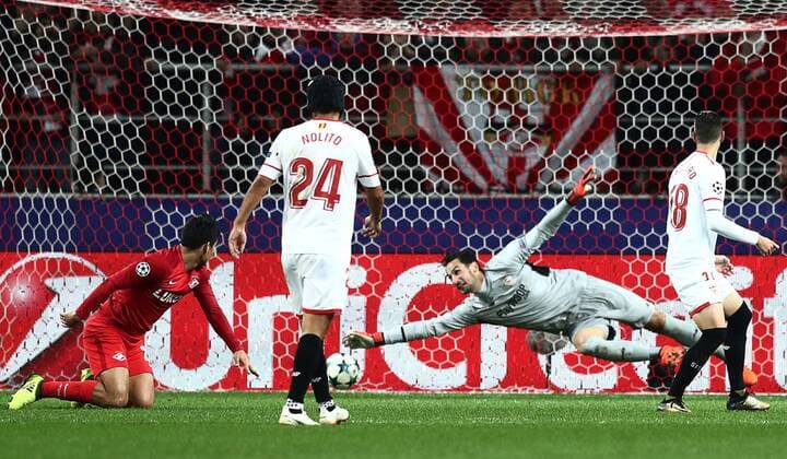 MOSCOW, RUSSIA - OCTOBER 17, 2017: FC Sevilla s goalkeeper Sergio Rico (background) concedes a goal in the 2017 18 UEFA Champions League Group E Round 3 football match against Spartak Moscow at Otkrytiye Arena Stadium. Stanislav Krasilnikov TASS  TS0650CF
