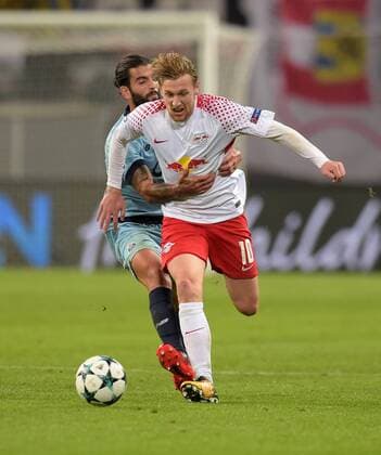 Emil Forsberg RB 10 against Sergio Oliveira Porto 27 the Game Lawn ball sport Leipzig RB vs FC Porto Football UEFA Champions League Group stage 17 10 2017 Leipzig Copyright: xModla Eibner-Pressefotox ep_cma