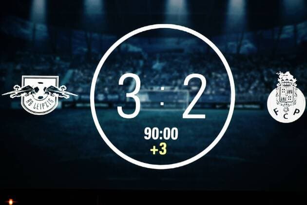 Football men Season 2017 2018 Champions League Group G 3 Matchday RB Leipzig FC Porto Scoreboard with 3 2 Results 17 10 2017 Copyright: xMatthiasxKochx