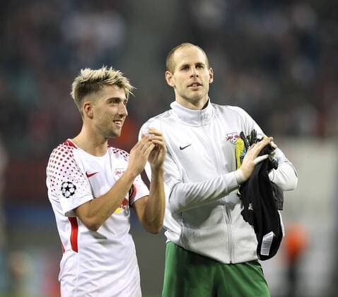 Photo Victory jubilation at Leipzig After the Final whistle Kevin Kampl and Goalkeeper Peter Gulacsi Football UEFA Champions League at Tue 17 10 2017 Group game RB Leipzig FC Porto 3 2