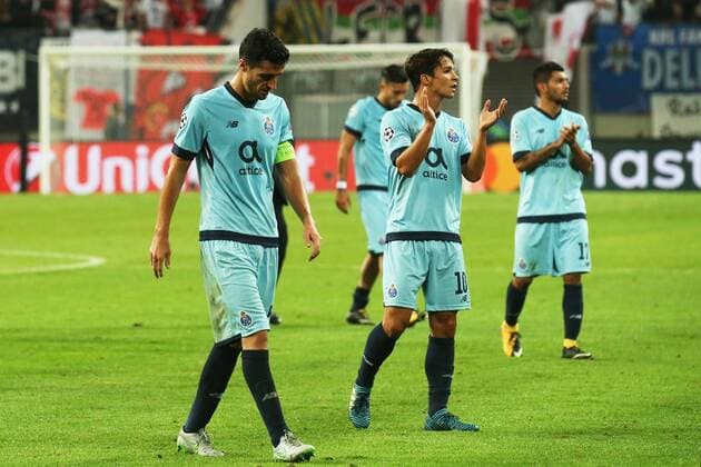 17 10 2017 xkvx Football Champions League RB Leipzig FC Porto emspor v l FC Porto Players DISAPPOINTED DISAPPOINTED looking dissapointed Hector Herrera FC Porto Leipzig