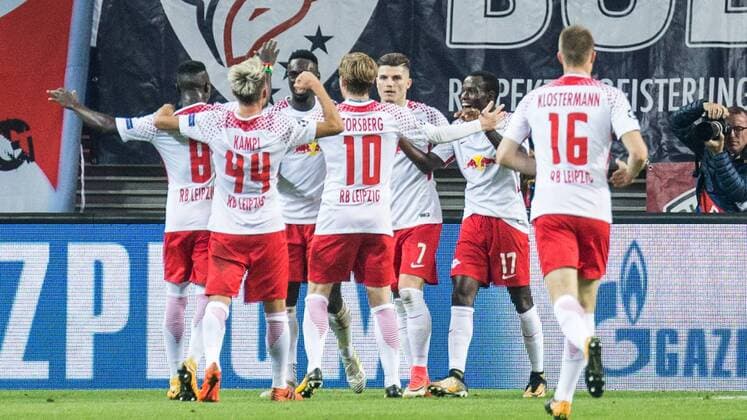 cheering at RB Leipzig above the 3 1 through Jean Kevin Augustin RB Leipzig 29 goal Goal Goals Action shot Football UEFA Champions League RB Leipzig FC Porto xprx