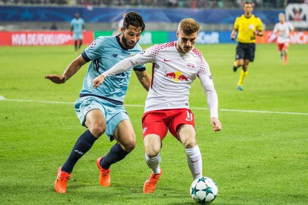 v left Felipe Augusto de Almeida Monteiro FC Porto 28 Timo Werner RB Leipzig 11 duel Duel Action shot Action Football UEFA Champions League RB Leipzig FC Porto xprx