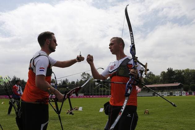 The Netherlands team members Sjef Van Den Berg, Steve Wijler and Rick Van Der Ven compete during the male recuve bow event as part of the outdoor World Archery Championships in Mexico City, Mexico, 17 October 2017. The World Championships will continue until the weekend, when the competition will be moved to the Main Square of the capital. World Archery Championships in Mexico !ACHTUNG: NUR REDAKTIONELLE NUTZUNG!  Copyright: xJoséxMéndezx MEX005 20171018-636438857579291261