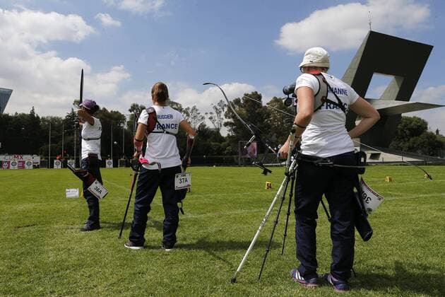 The France team members Audrey Adiceom, Laura Ruggieri and Noemie Brianne compete during the female recuve bow event as part of the outdoor World Archery Championships in Mexico City, Mexico, 17 October 2017. The World Championships will continue until the weekend, when the competition will be moved to the Main Square of the capital. World Archery Championships in Mexico !ACHTUNG: NUR REDAKTIONELLE NUTZUNG!  Copyright: xJoséxMéndezx MEX010 20171018-636438859507451261