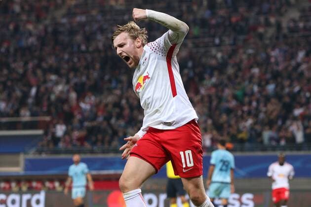 goal celebration Scorer Emil Forsberg RB Leipzig fault 2 1 Group game G Champions League Season 2017 2018 Lawn ball sport Leipzig vs FC Porto in the RB Arena in Leipzig Action shot Germany Football Man Men 17 10 2017