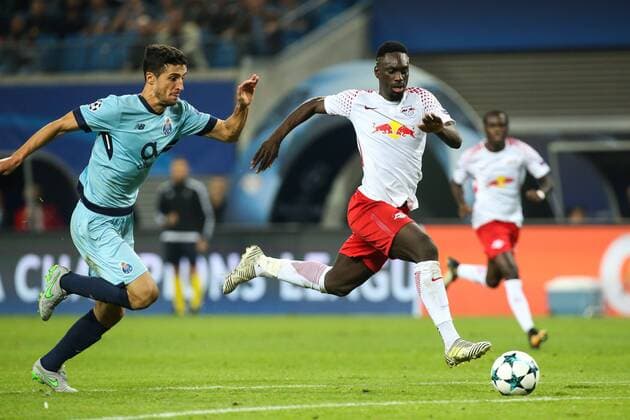 Scorer Jean Kevin Augustin RB Leipzig fault 3 1 Group game G Champions League Season 2017 2018 Lawn ball sport Leipzig vs FC Porto in the RB Arena in Leipzig Action shot Germany Football Man Men 17 10 2017