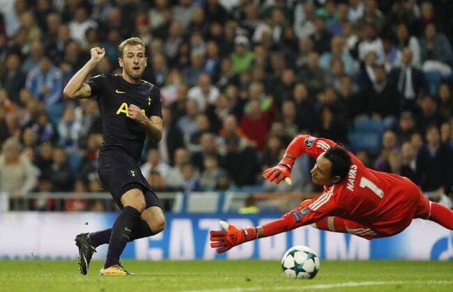 Partido de la Champions League disputado entre Real Madrid y Tottenham. En la imagen, Keylor Navas desvia un tiro de Kane. Champions League match played between Real Madrid and Tottenham. In this picture, Keylor Navas saves a Kane shot. 