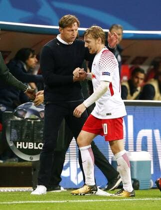 Auswechselung Emil Forsberg team manager Ralph Hasenhüttl Sports Football Football UEFA CL Champions League men Season 2017 2018 17 10 2017 RB Leipzig RBL vs FC Porto