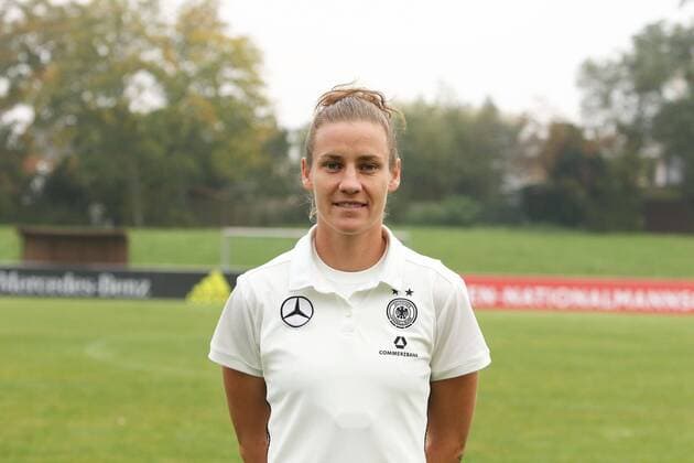 Simone Laudehr Photo call Women national team Football 18 10 2017 12 10 2017 Mainz Kastel Copyright: xWeissx Eibner-Pressefotox EP_rws