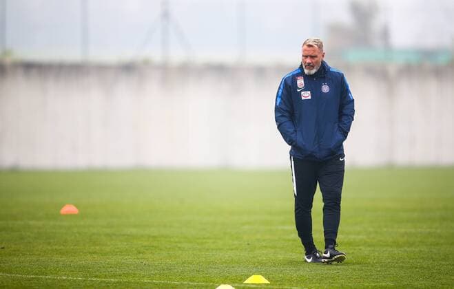 SOCCER - EL, A.Wien vs Rijeka, preview STEINBRUNN,AUSTRIA,18.OCT.17 - SOCCER - UEFA Europa League, FK Austria Wien vs HNK Rijeka, preview, training of A. Wien. Image shows head coach Thorsten Fink (A.Wien). GEPAxpictures xCh.xKelemen