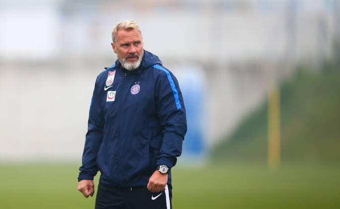 SOCCER - EL, A.Wien vs Rijeka, preview STEINBRUNN,AUSTRIA,18.OCT.17 - SOCCER - UEFA Europa League, FK Austria Wien vs HNK Rijeka, preview, training of A. Wien. Image shows head coach Thorsten Fink (A.Wien). GEPAxpictures xCh.xKelemen