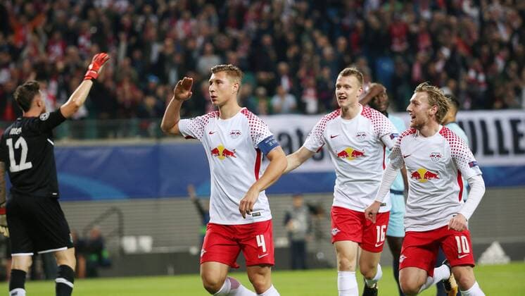 RB Leipzig Porto Football Champions League Leipzig 17 10 2017 Red Bull Arena Football UEFA Champions League Group G 3 Matchday RB Leipzig DEU vs FC Porto PRT 3 2 3 2 Leipzig goal celebration After the 1 0 in Picture v l Scorer Willi Orban 4 RB Leipzig Lukas Klostermann 16 RB Leipzig and Emil Forsberg 10 RB Leipzig