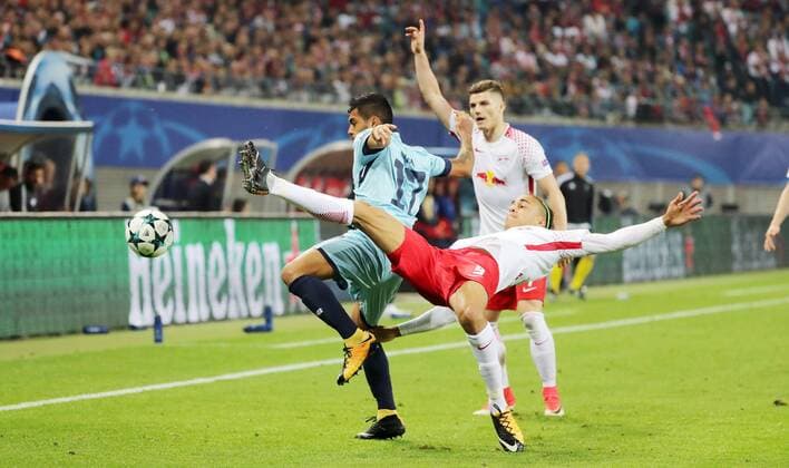 RB Leipzig Porto Football Champions League Leipzig 17 10 2017 Red Bull Arena Football UEFA Champions League Group G 3 Matchday Lawn ball sport Leipzig vs FC Porto in Picture from left Jesus Corona 17 Porto Yussuf Poulsen 9 RB Leipzig and Marcel Sabitzer 7 RB Leipzig
