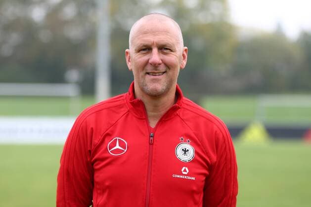 18 10 2017 xCEx Mainz Kastel KFV Stadium German Women national team DFB DFB Women Team photo and Training Women u0026 39;s football national team Assistant coach Markus Högner ger DFB