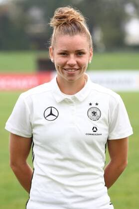 18 10 2017 xCEx Mainz Kastel KFV Stadium German Women national team DFB DFB Women Team photo and Training Women u0026 39;s football national team Linda Dallmann 16 DFB