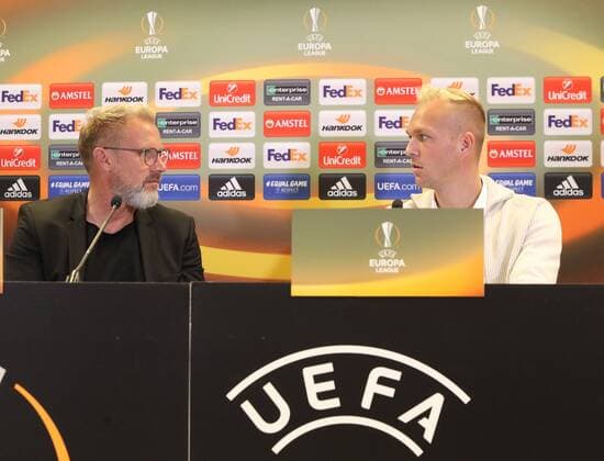 SOCCER - EL, A.Wien vs Rijeka, preview VIENNA,AUSTRIA,18.OCT.17 - SOCCER - UEFA Europa League, FK Austria Wien vs HNK Rijeka, preview, press conference PK Pressekonferenz of A.Wien. Image shows head coach Thorsten Fink (A.Wien) and Raphael Holzhauser (A.Wien). GEPAxpictures xChristianxOrt