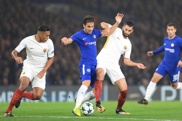 FuÃŸball, CL, FC Chelsea - AS Rom 18th October 2017, Stamford Bridge, London, England; UEFA Champions League, Chelsea versus Roma; Cesc Fabregas of Chelsea battles with Maxime Gonalons of Roma  ActionPlus11941275