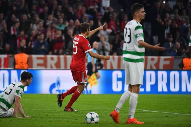 18 10 2017 xJHx Football Champions League FC Bavaria Munich Celtic Glasgow emspor v l goal celebration Goal Celebration Celebrate The Goal to 1 0 through Thomas Mueller FCB FC Bavaria Munich Munich