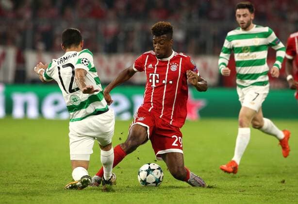 Cristian Gamboa Kingsley Coman Action shot Game scene duel Sports Football Football UEFA CL Champions League men Season 2017 2018 18 10 2017 FC Bavaria Munich FCB vs Celtic Glasgow