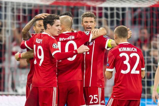 ger UEFA CL FC Bavaria Munich ger vs Celtic Glasgow GB 18 10 2017 Alliance Arena Munich ger UEFA CL FC Bavaria Munich ger vs Celtic Glasgow GB Group B in Picture cheering After the goal to 1 0 through Thomas Mueller FCB 25 with Arjen seals FCB 10 Sebastian Rudy FCB 19 Joshua KIMMICH FCB 32 nordphotox xStraubmeier nph00004