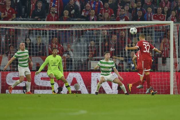 18 10 2017 Football UEFA Champions League 2017 2018 Group stage 3 Matchday FC Bavaria Munich Celtic Glasgow in the Alliance Arena Munich Joshua KIMMICH FC Bavaria Munich fault here to 2 0